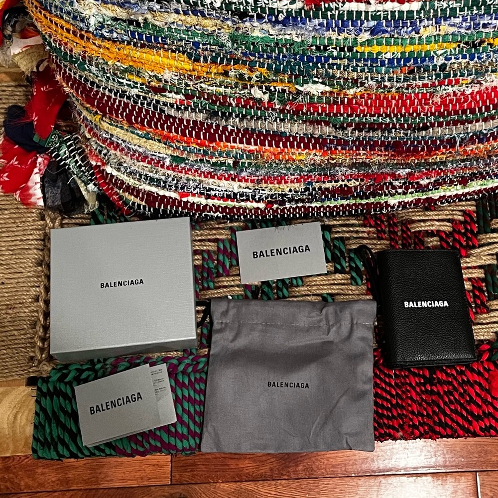 Balenciaga Vertical Cash Folded Walllet